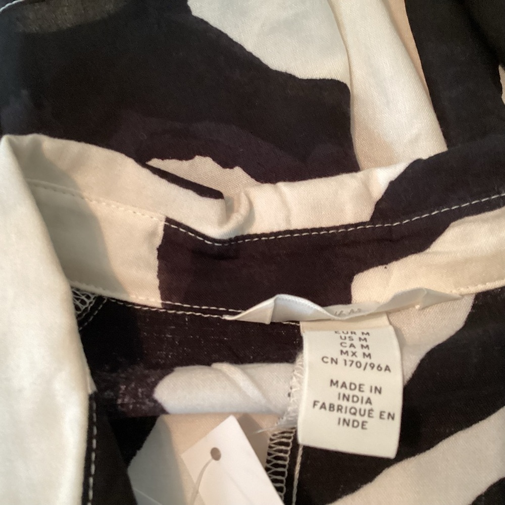 Chic Monochrome Patterned Dress I - Picture 4 of 8